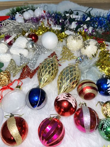 Yeni il oyuncaqları və bəzəkləri: Şəkildə gördüyünüz bütün yeni il oyuncaq və bəzəkləri hamısı birlikdə — 3