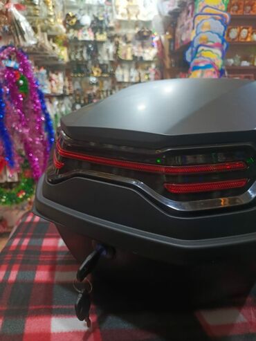 Baqajniklər: Motosiklet üçün arxa baqaj qutusu (top case) - Rəng: mat qara - — 8