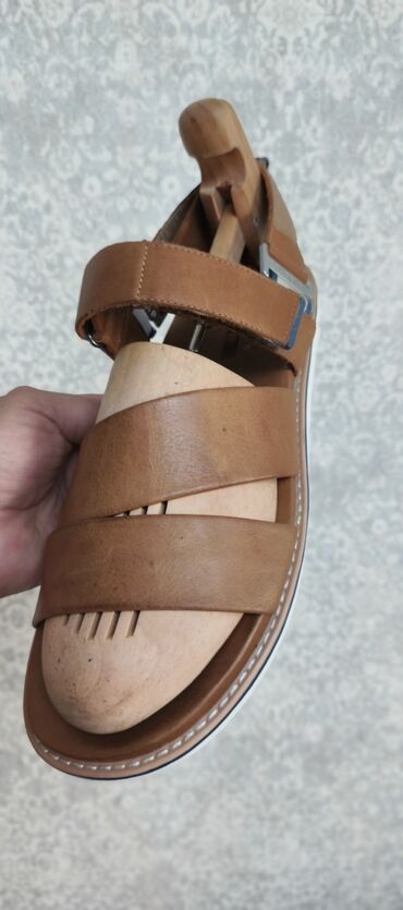 женские сандали adidas adilette: Кожаные сандалии Немецкого бренда LLOYD 
Размер 42-43
Германия