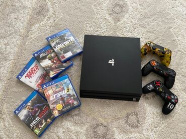 плейстейшн 4 купить: Playstation 4 pro hec bir problemi yoxdur ela veziyyetdedi 3 eded