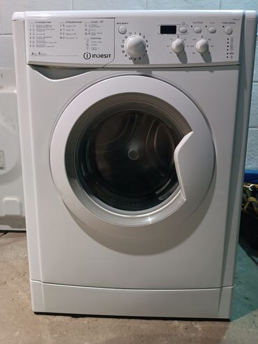 промышленная стиральная машинка: Стиральная машина Indesit, Б/у, Автомат, До 6 кг, Узкая