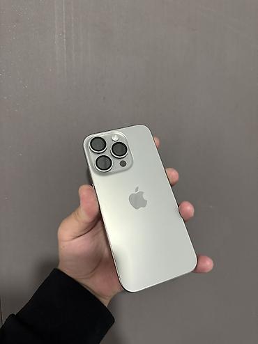 iphone osh: IPhone 15 Pro, Б/у, 256 ГБ, Natural Titanium, Защитное стекло, Чехол, 80 % — 1
