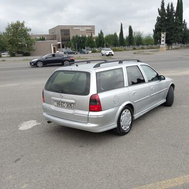 запчасти авто опель омега: Opel Vectra: 1.6 l | 2001 il Hetçbek