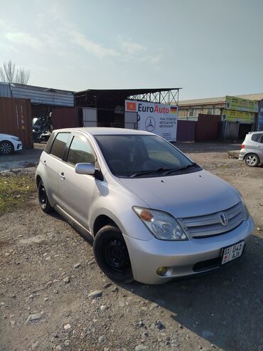 Toyota: Toyota ist: 2003 г., 1.3 л, Автомат, Бензин, Хэтчбэк