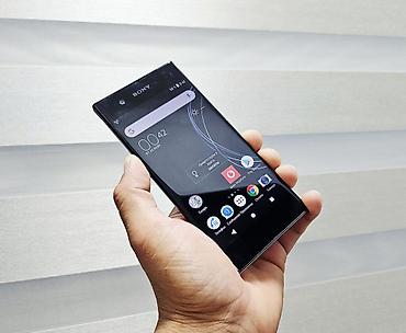 black sharp: Sony Xperia X, Б/у, 32 ГБ, цвет - Черный, 1 SIM — 10