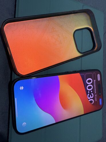 Apple iPhone: IPhone 15 Pro, Б/у, 256 ГБ, Black Titanium, Зарядное устройство, Защитное стекло, Чехол, 88 %