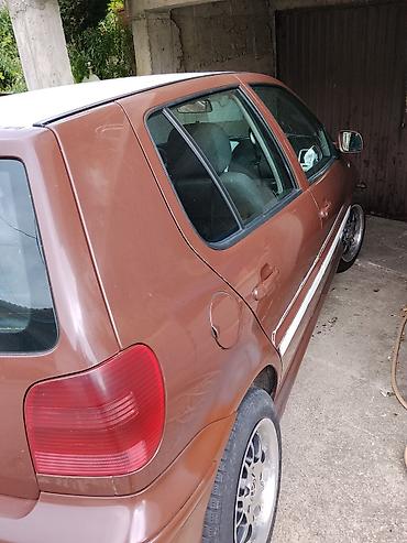 Volkswagen Polo – hečbek, 5 vrata, braon boja sa svetlijim krovom