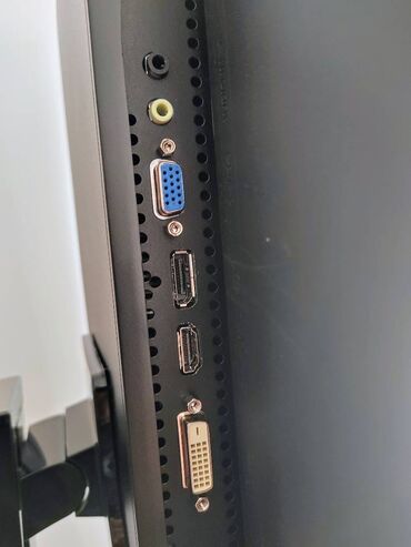 Monitori: AOC 31.5 MVA monitor AOC  (U3277PWQU)  MVA monitor 32" ili 80cm,   u — 10