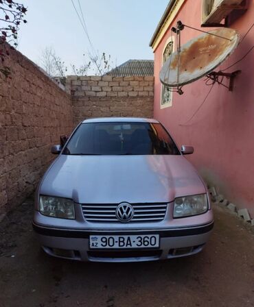 volkswagen touareg nece masindi: Volkswagen Bora: 1.6 l | 2003 il Sedan