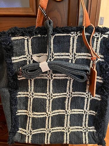 əl cantası: Yenidir.60 azn alınıb.Yay,yaz cantasıdır.20azn satılır. Barter yoxdu — 2