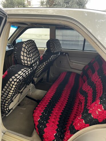 Mercedes-Benz: Mercedes-Benz 190: 2 l | 1991 il Sedan — 24