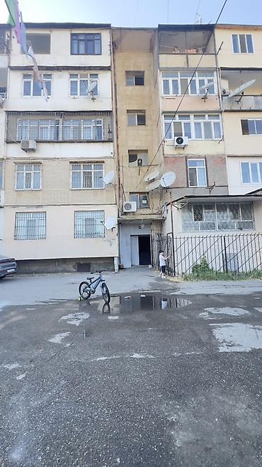 Mənzillərin satışı: Bakı, Bakıxanov qəs., 3 otaqlı, Köhnə tikili, m. Neftçilər, 97 kv. m — 2