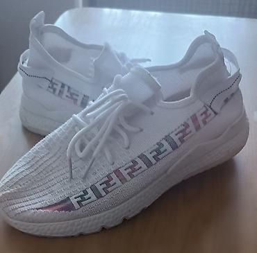 adidas campus: Кроссовки, 38, Fendi, Б/у, цвет - Белый, Самовывоз — 1