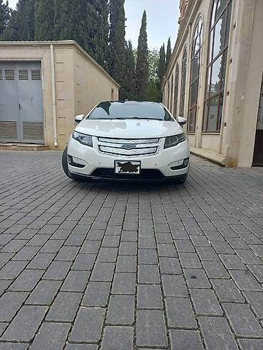 Chevrolet: Chevrolet Volt – plug-in hibrid liftbek - Kuzov: 5 qapılı liftbek, ağ — 1