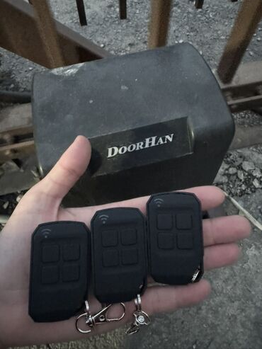 Пульты для ворот и шлагбаумов: Для распашных ворот, Alutech, Новый, Платная доставка, Самовывоз, Бесплатная доставка — 16