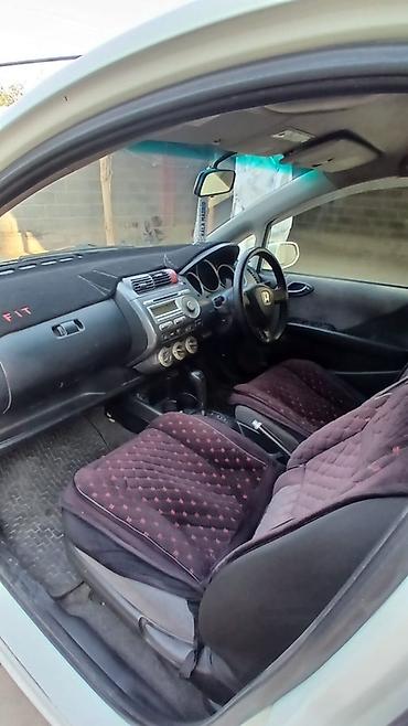 bud e9: Honda Fit: 2002 г., 1.3 л, Автомат, Бензин, Хэтчбэк — 6