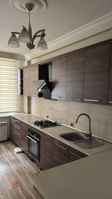 бу кухонный гарнитур в бишкеке: Mətbəx mebeli ölçü 4 metre Qiymət 480 azn Ustunde moyka verilir. Unv