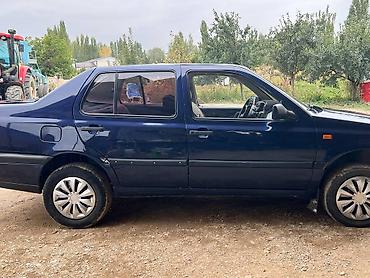 Volkswagen: Volkswagen Vento: 1993 г., 1.8 л, Механика, Бензин, Седан — 3