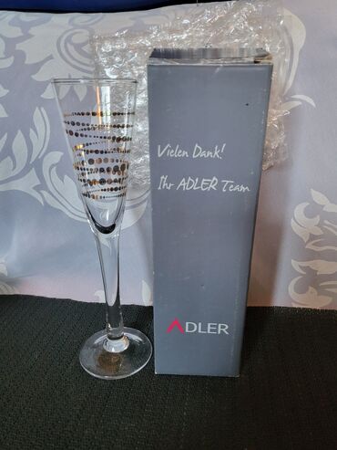 Čaše: Casa nova za pice. Casa nova sve na njoj odsjaj od svetla — 2