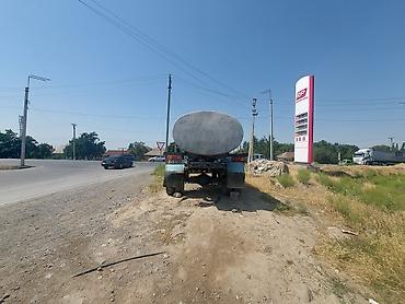 авто такси: Водовоз/автоцистерна на базе грузового шасси (ориентировочно — 3