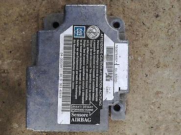 alfa 147 osiguraci: Alfa Romeo 147 - 1,6 TS - AIRBAG centrala. Cena se odnosi na komad — 4