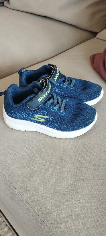 Детская обувь: Продаю кроссовки skechers, размер 28. 17,7 см по стельке