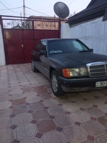 Mercedes-Benz: Mercedes-Benz 190: 1.8 l | 1991 il Sedan