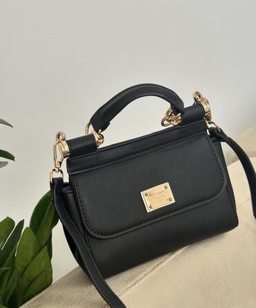 privesci novi sad: Shoulder bag