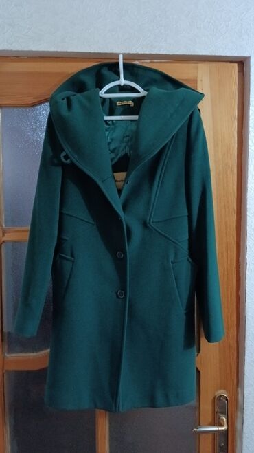 palto qadın üçün: Palto M (EU 38)