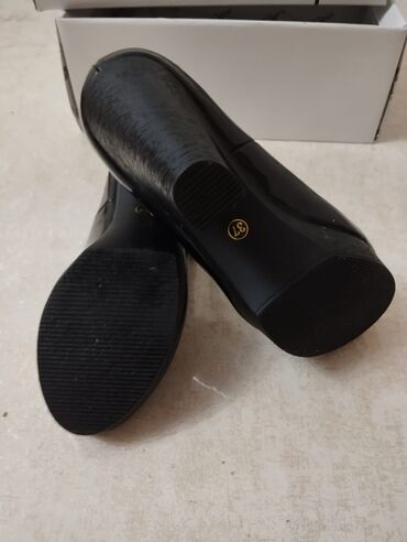 Tuflilər: Tuflilər, Ölçü: 37, rəng - Qara, Yeni — 6