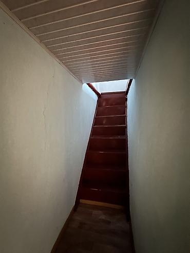 Продажа коттеджей и домов: 🔥Продается Дом 🔥 🏡Район: мкр Кок жар ✅Участок:2.3соток 📍Площадь — 9