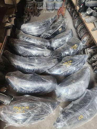 Бампер и комплектующие: Бампер Kia, Оригинал — 81