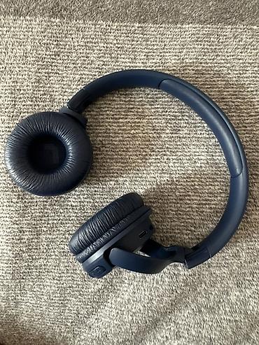 planset telefon: JBL on-ear simsiz qulaqlıq – tünd mavi rəng. Xüsusiyyətlər: - — 3