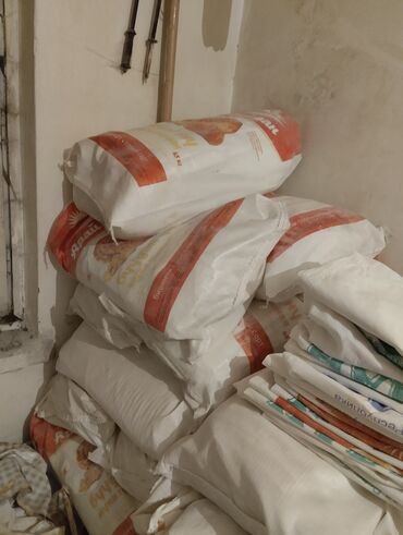 охрана дома: Продаются пустые мешки из под муки б/у -- 8 сом в Каракол е