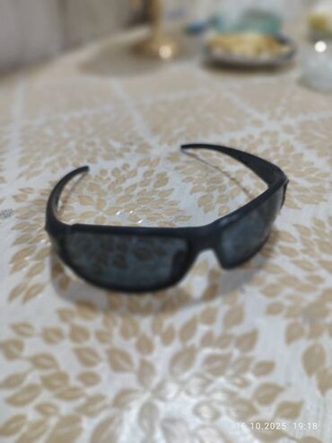 Eynəklər: Eynəklər 3 ceşit qalıb
Yalnız əlaqə saxlanilsin — 9