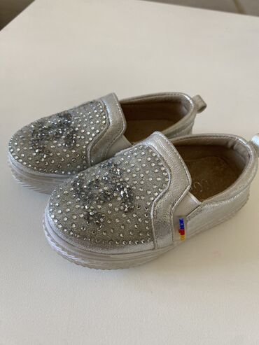 детская обувь 21 размер: Кеды фирмы совенок Носили очень мало, в помещении Размер 21 Стелька
