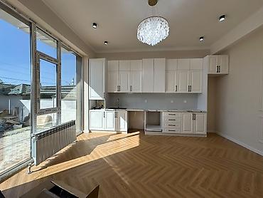 Үйлөрдү сатуу: 5 бөлмө, 214 м², 3 соток, Кара-Жыгач ж/м Газ, Электр энергиясы, Канализация — 3