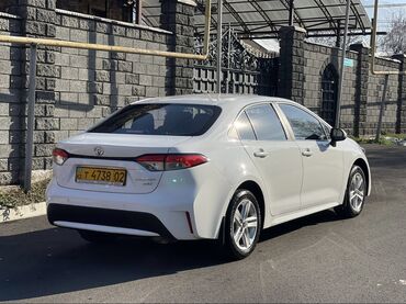 Toyota: Toyota Corolla: 2022 г., 1.2 л, Автомат, Бензин, Седан