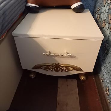 surgulu dolab: Klassik üslubda yataq otağı dəsti - Şkaf: İki sürgülü qapı, bir qapı — 4