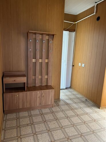 дома мыкан: Просторная квартира с, предлагающая комфортное проживание. Кухня в