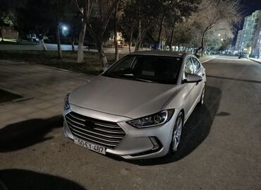 Hyundai: Hyundai Elantra: 2 l | 2017 il Sedan