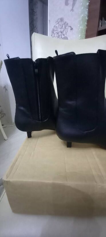 Çəkmələr: Ölçü: 41.5, Yeni -da lalafo.az — 8 Çəkmələr: Ölçü: 41.5, Yeni — 8