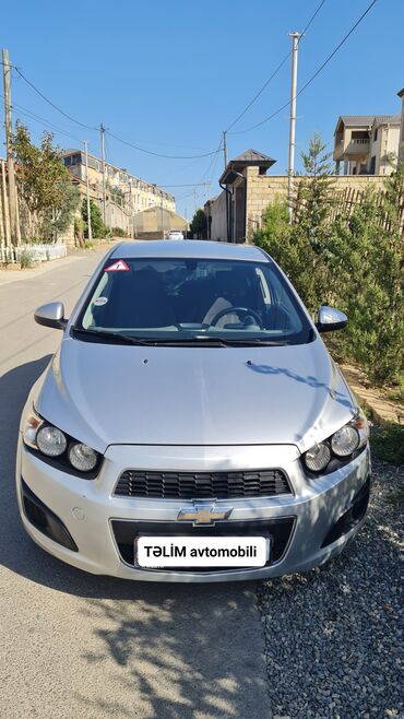 şevralet aveo: Chevrolet Aveo: 1.4 л | 2014 г. | 210000 км Седан