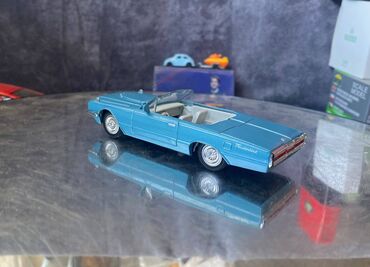 Avtomobil modelləri: Коллекционная модель Ford Thinderbird conbertible light blue 1966 — 13