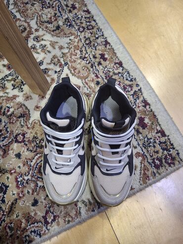 Digər: Adidas, Ölçü: 37, rəng - Bej, Yeni