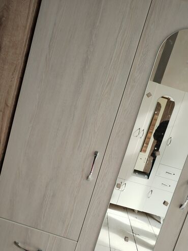 Sifarişlə dolablar: Düz dolab, Dəhliz üçün, Yataq otağı üçün, Eyvan üçün, Paltar üçün, Kupe, Quraşdırıla bilən, 3 qapılı — 5