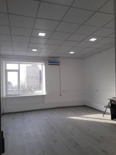 офис аренда: Ахунбаева Тыныстанова 119А, первый кабинет 30 кв за 31т второй кабинет