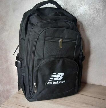 Torbe: Podeljeni unutrašnji deo + srednji i dva mala dela, skladište za piće — 29