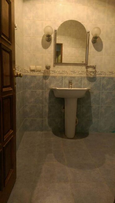 Uzunmüddətli kirayə mənzillər: Alimpik starın yanında 7 mərtəbəli binanın 2-ci mərtəbəsində 3 otaqlı — 8