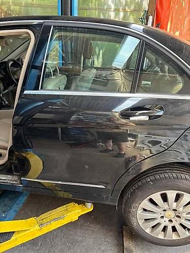 bueno: VRATA ZA W204 ZA MERCEDES BENZ C KLASA, C 180, C 160 . OD 2007. DO — 3